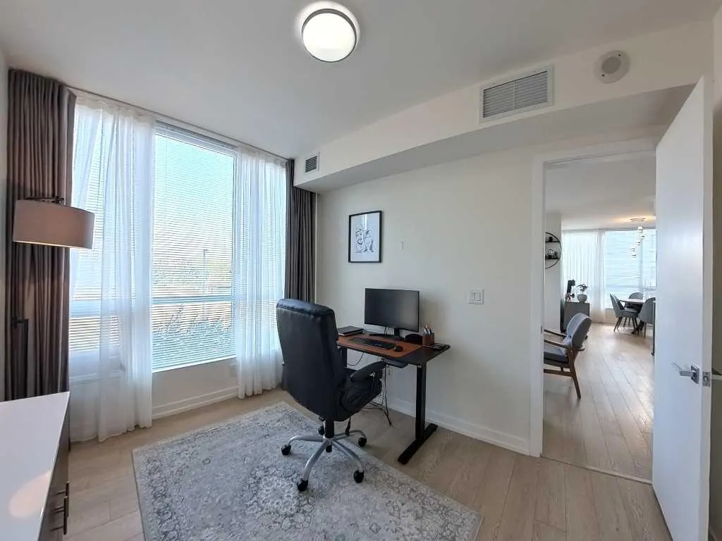 128 2 Street SW, #404