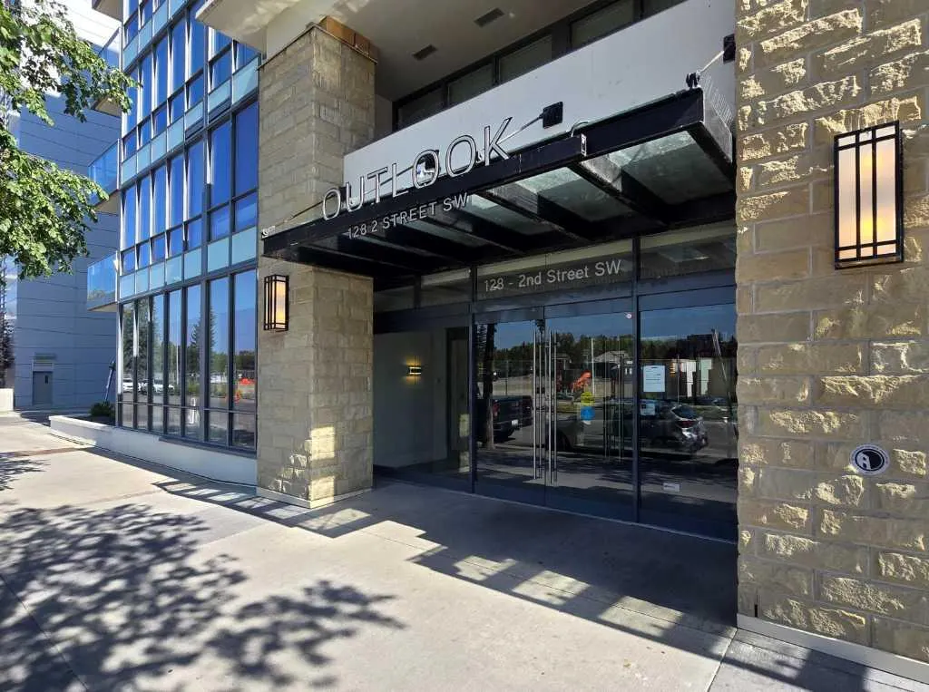 128 2 Street SW, #404