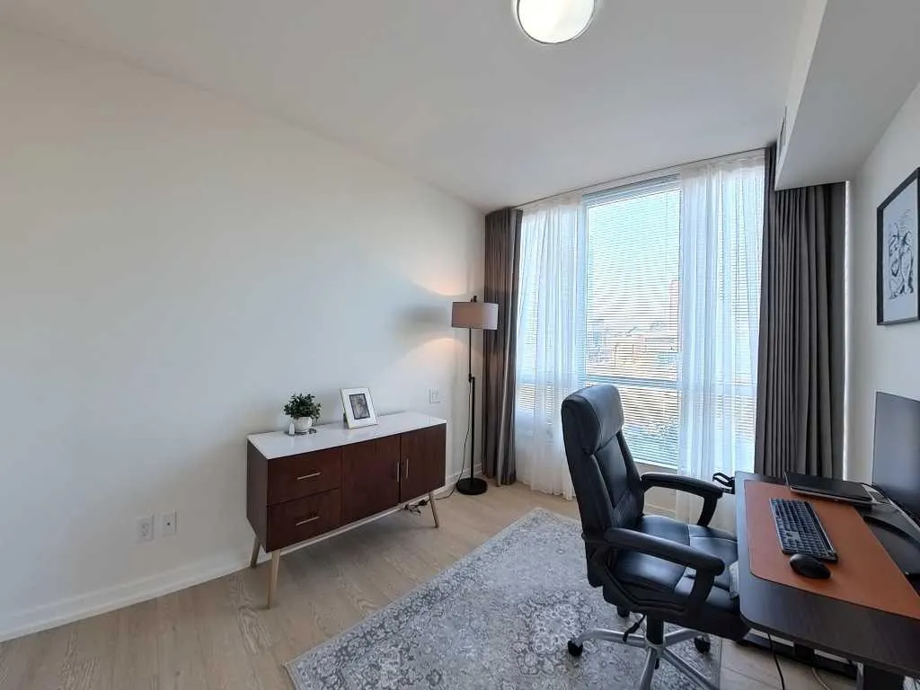 128 2 Street SW, #404