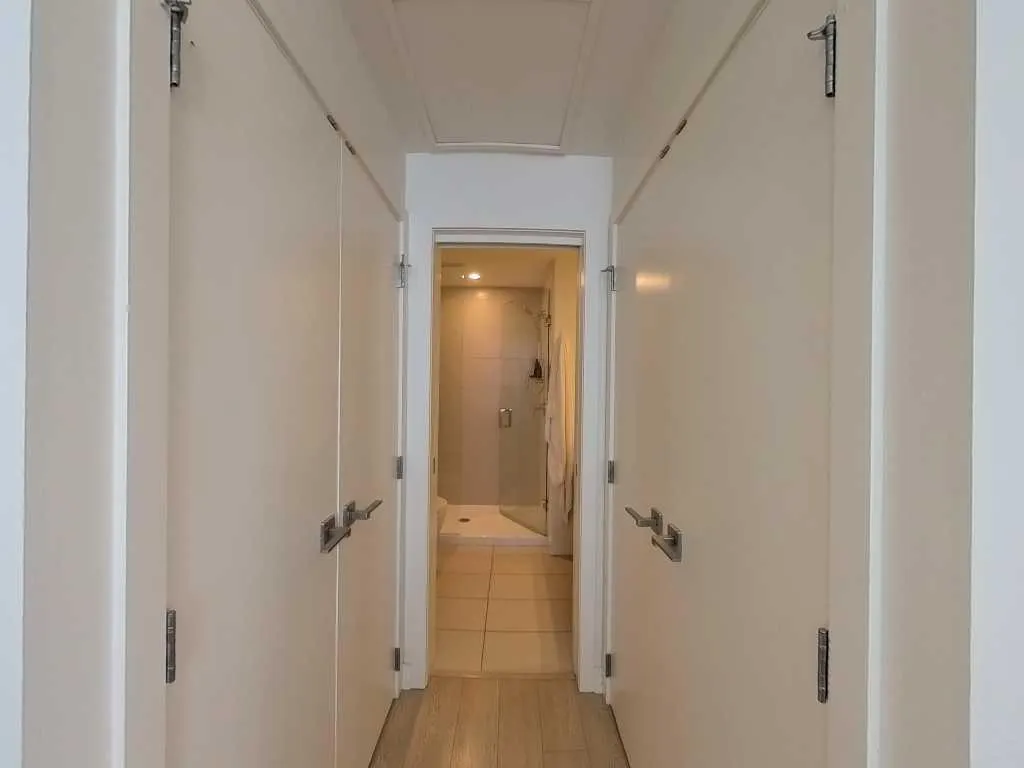 128 2 Street SW, #404