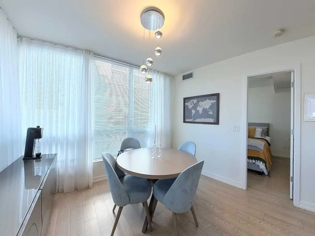 128 2 Street SW, #404