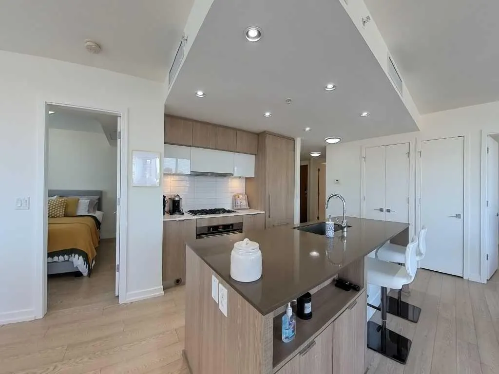 128 2 Street SW, #404