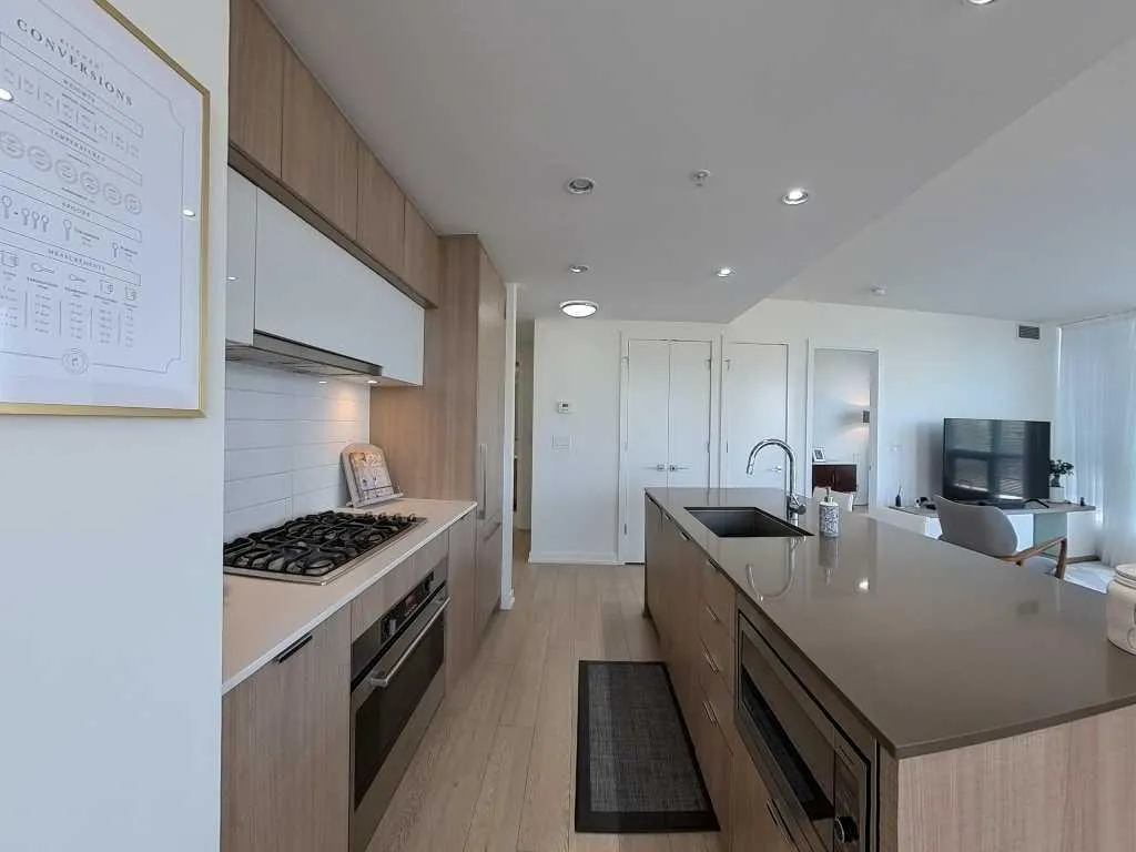 128 2 Street SW, #404