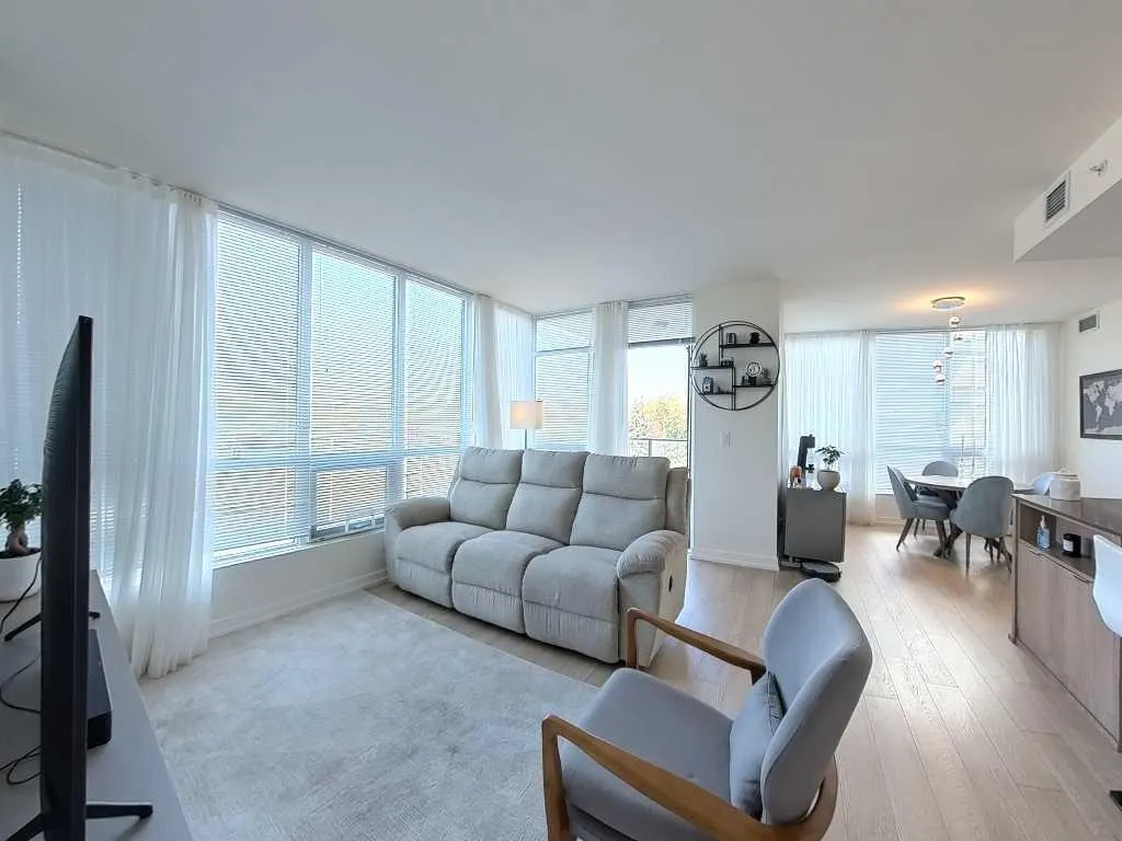 128 2 Street SW, #404