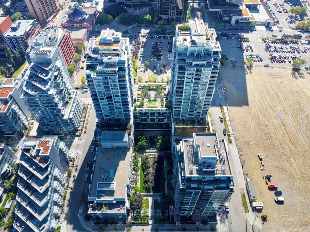 128 2 Street SW, #404