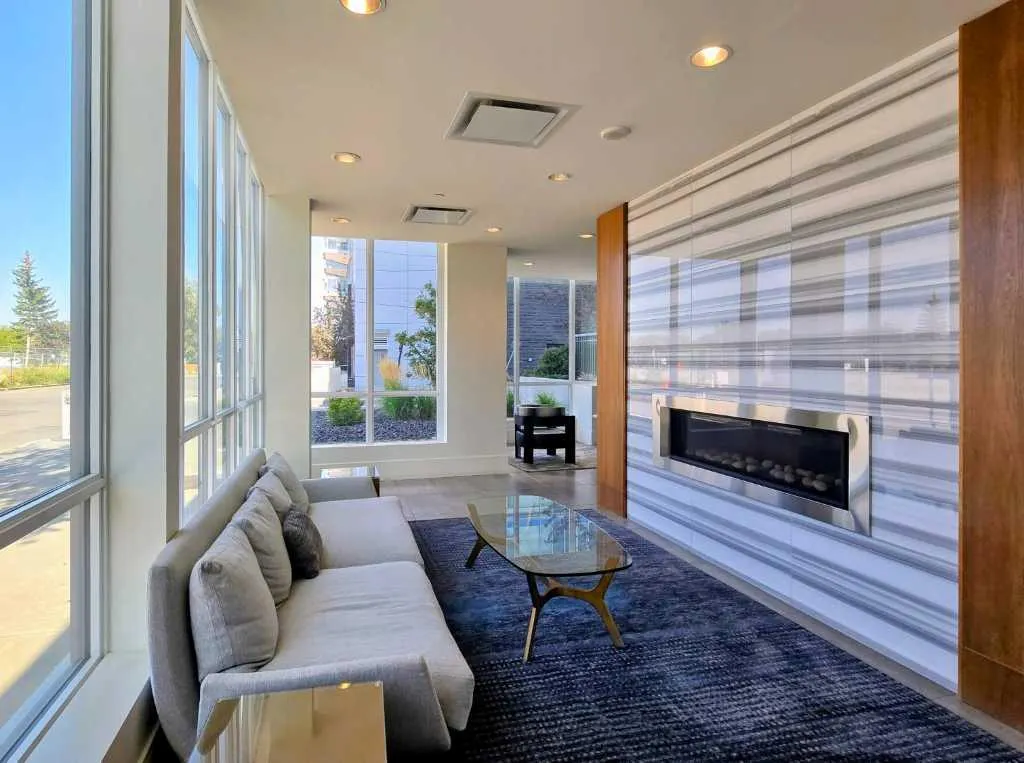 128 2 Street SW, #404