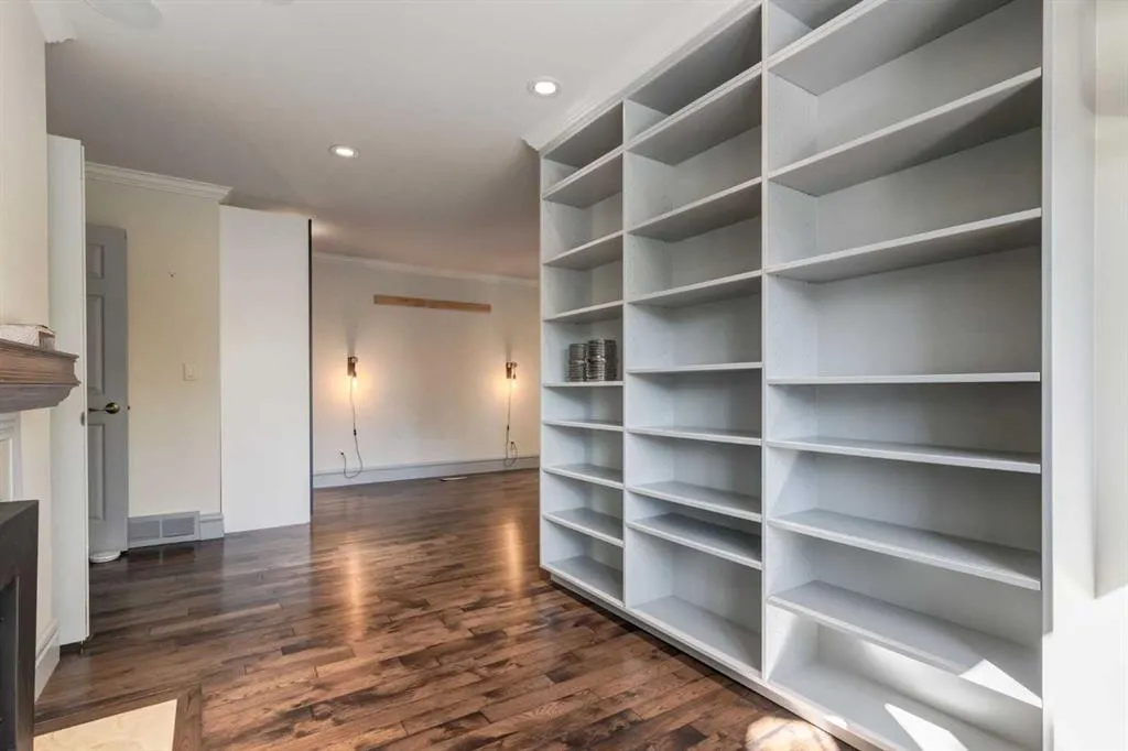 310 6 Street NW, #5