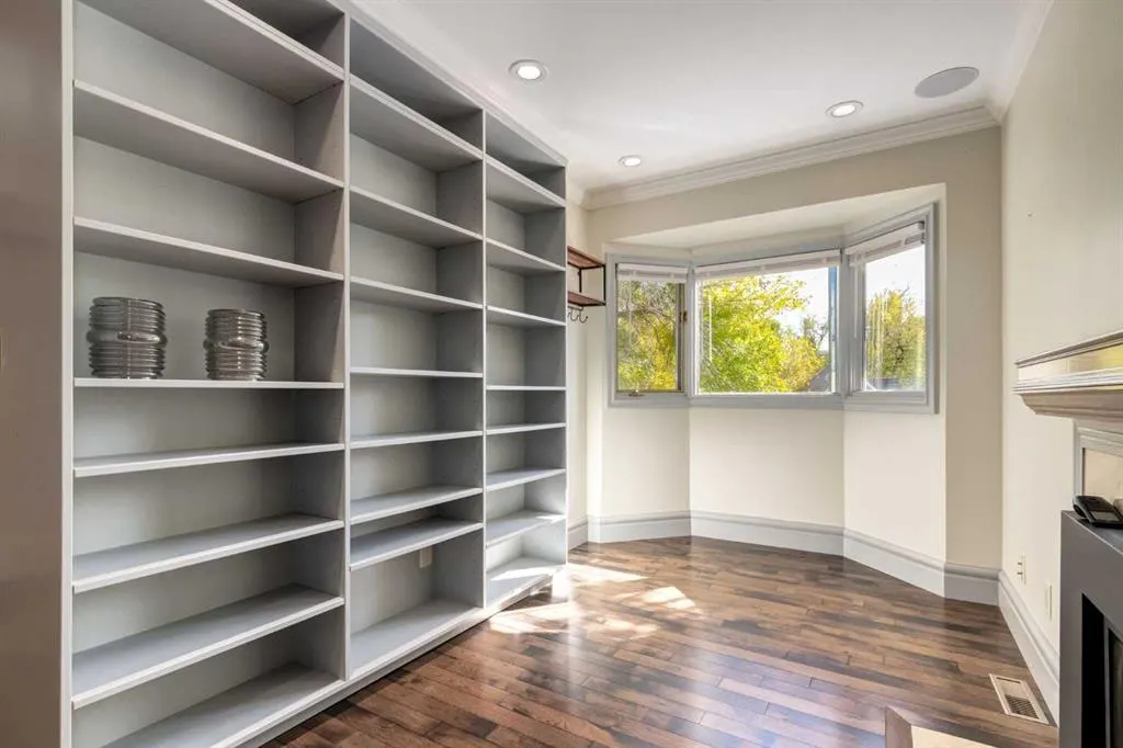 310 6 Street NW, #5