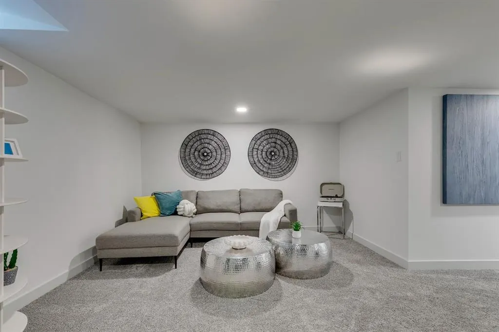 108 Canova Place SW