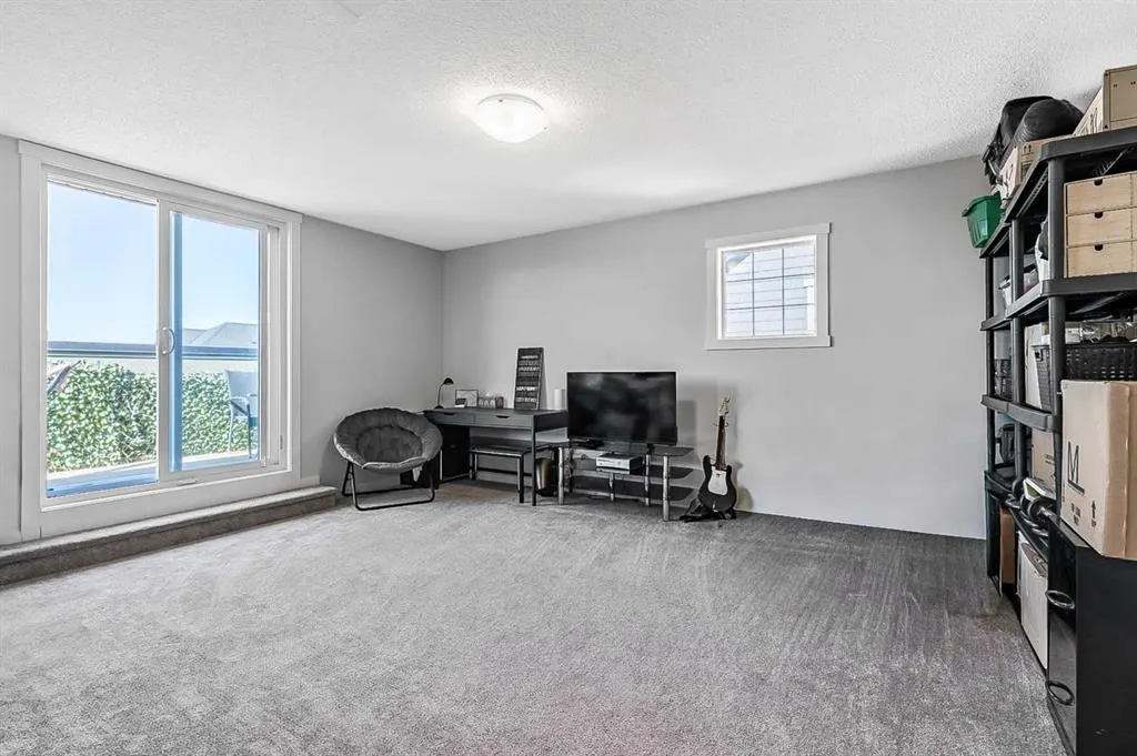 130 Cranbrook Square SE
