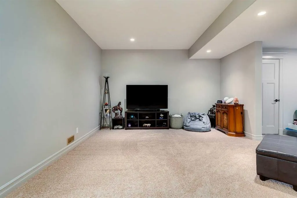 3 Kincora Glen Bay NW