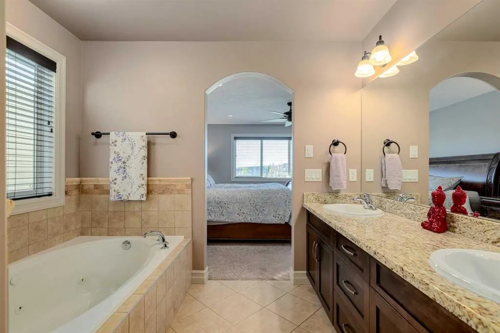 3 Kincora Glen Bay NW