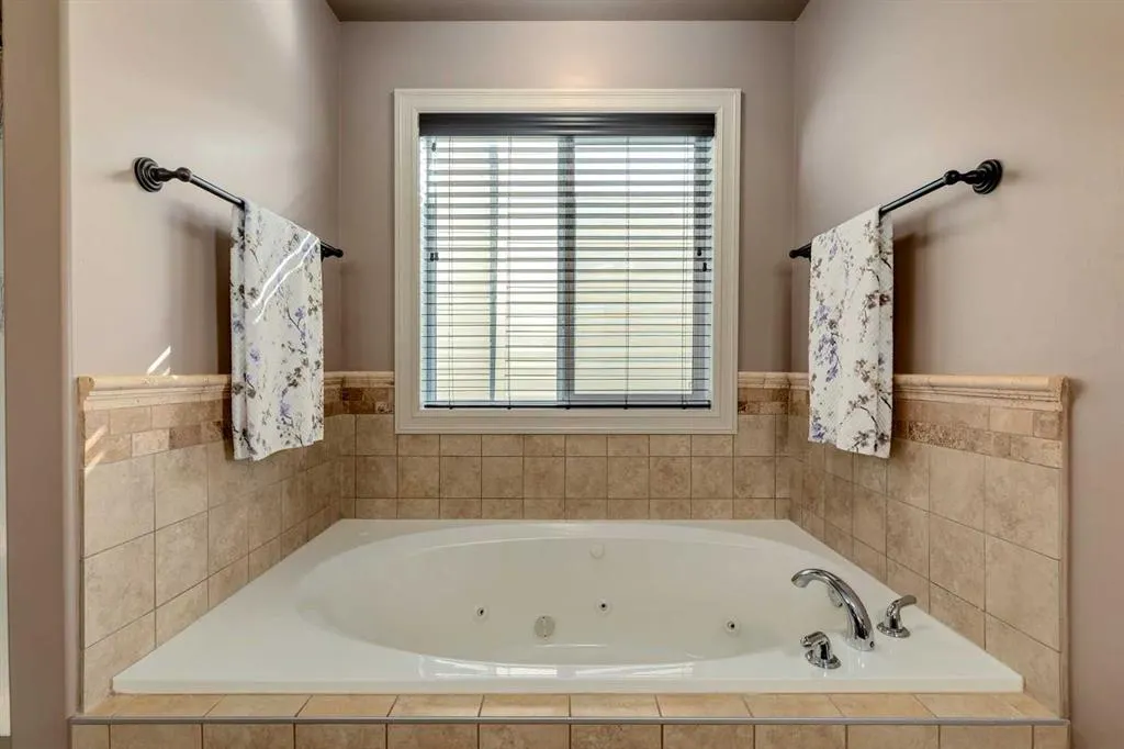 3 Kincora Glen Bay NW