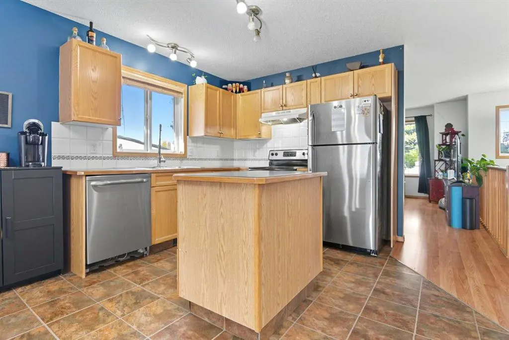 122 Dubois Crescent