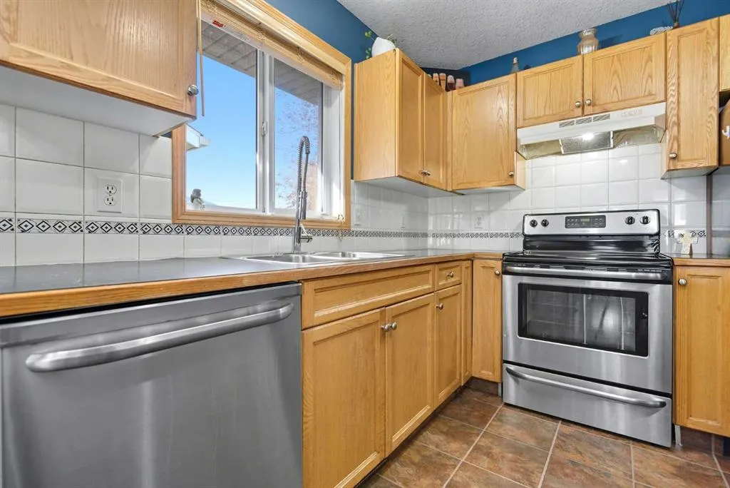 122 Dubois Crescent