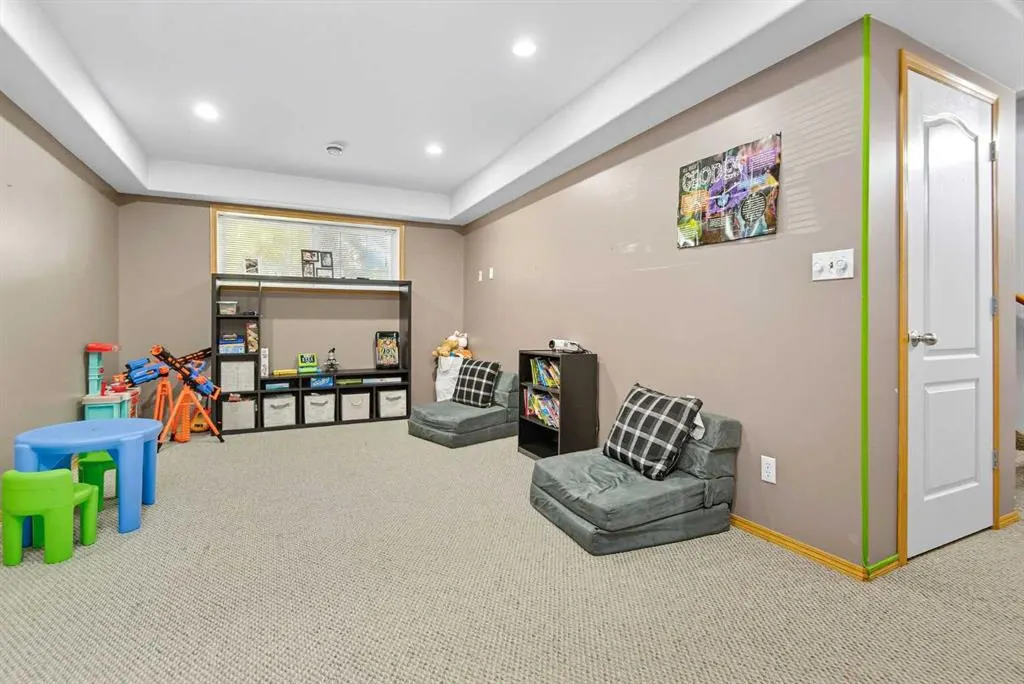 122 Dubois Crescent