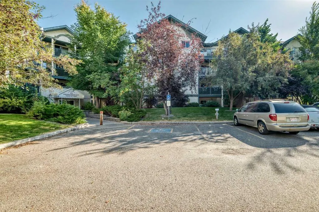 21 Dover Point SE, #105