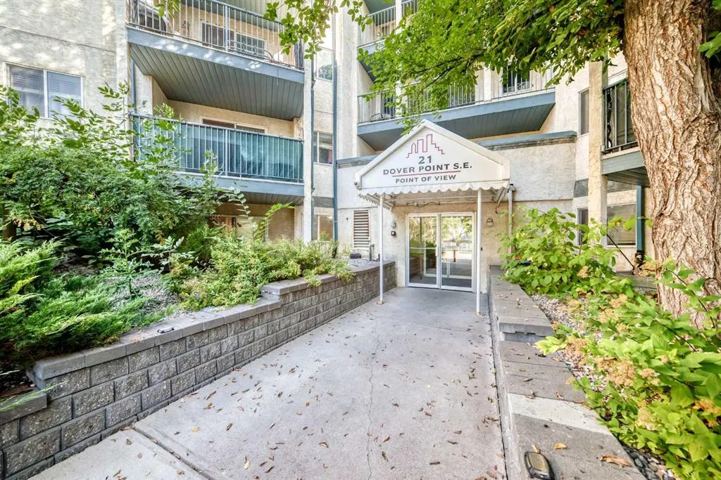 21 Dover Point SE, #105
