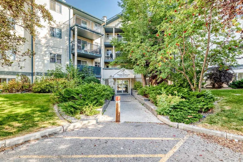 21 Dover Point SE, #105
