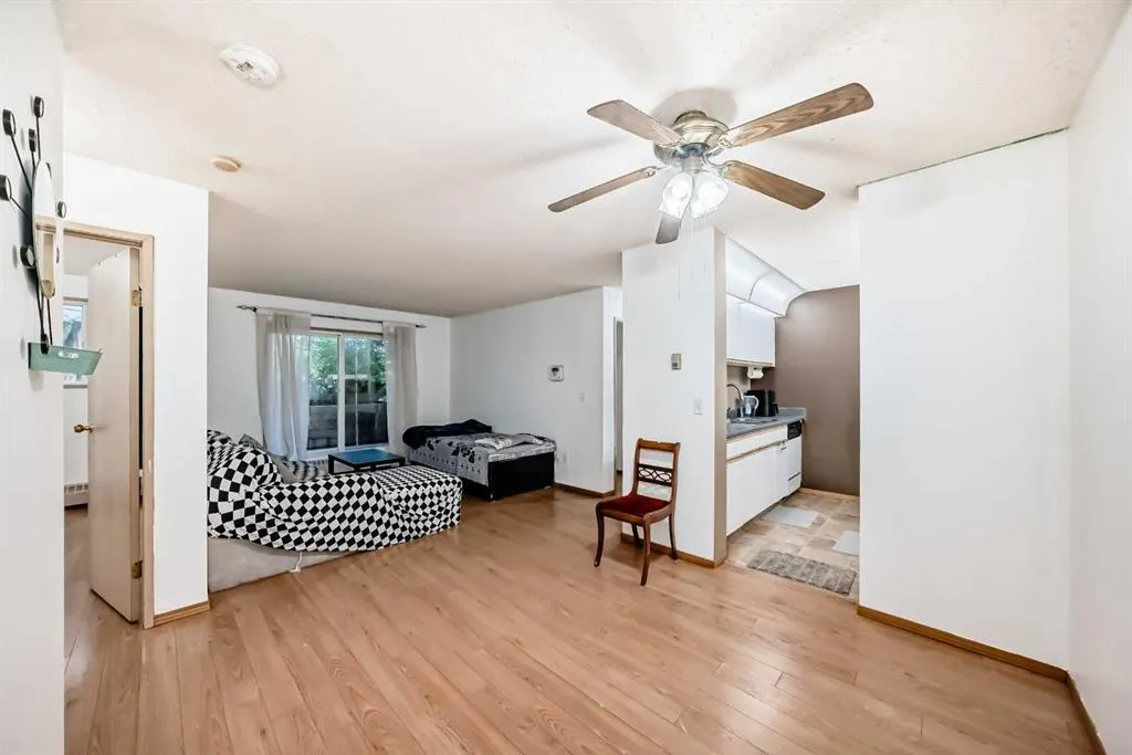 21 Dover Point SE, #105