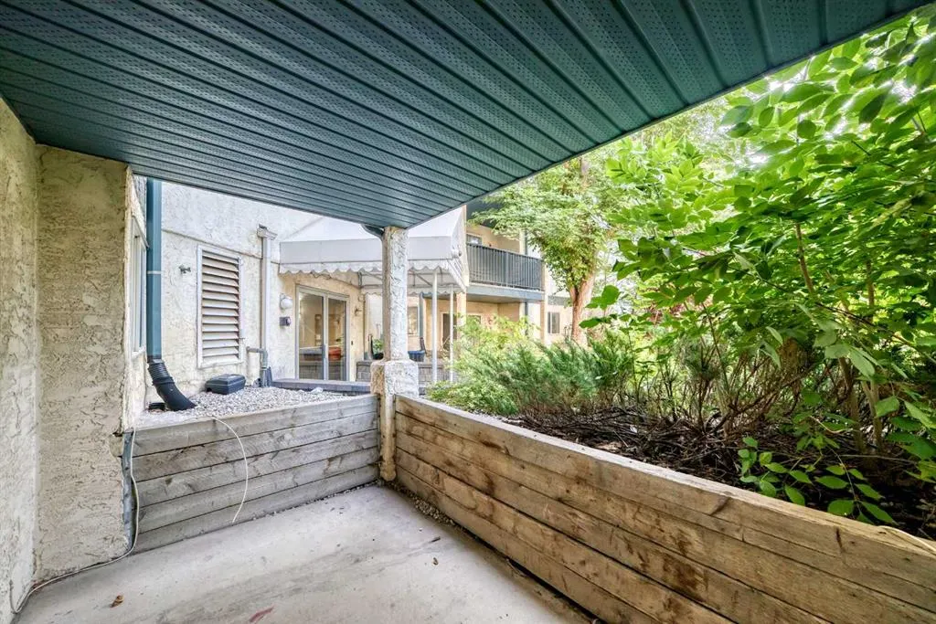 21 Dover Point SE, #105