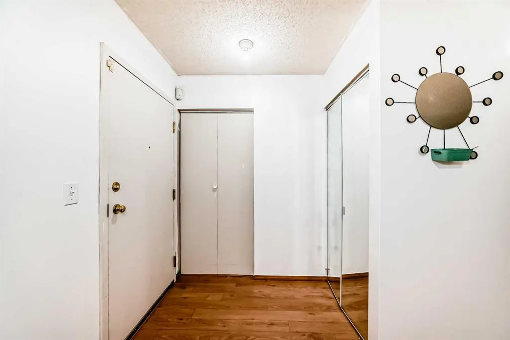 21 Dover Point SE, #105