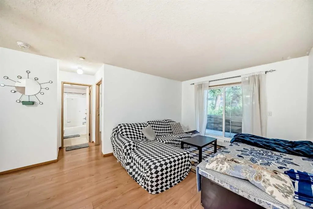 21 Dover Point SE, #105
