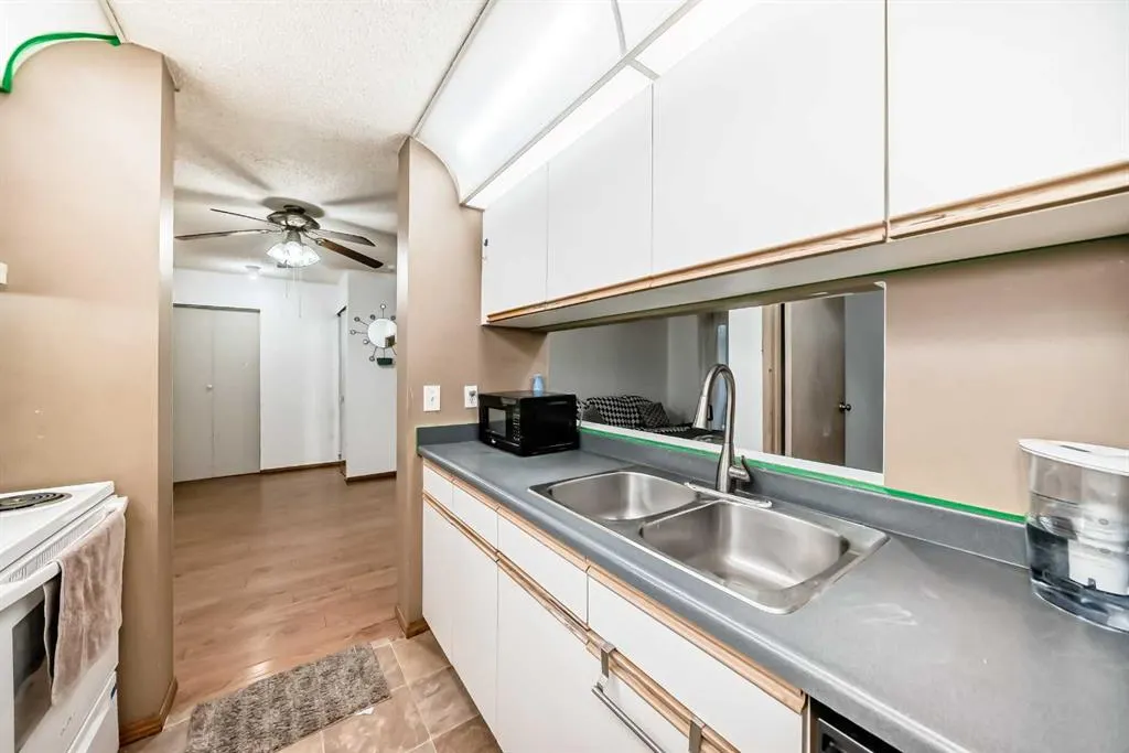 21 Dover Point SE, #105