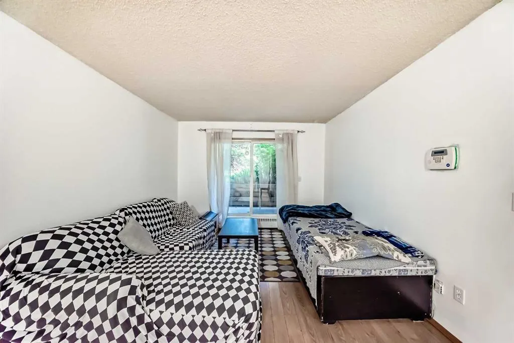 21 Dover Point SE, #105