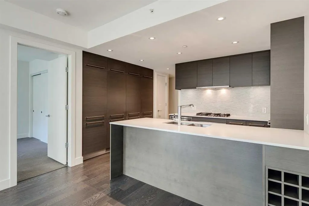 1025 5 Avenue SW, #312