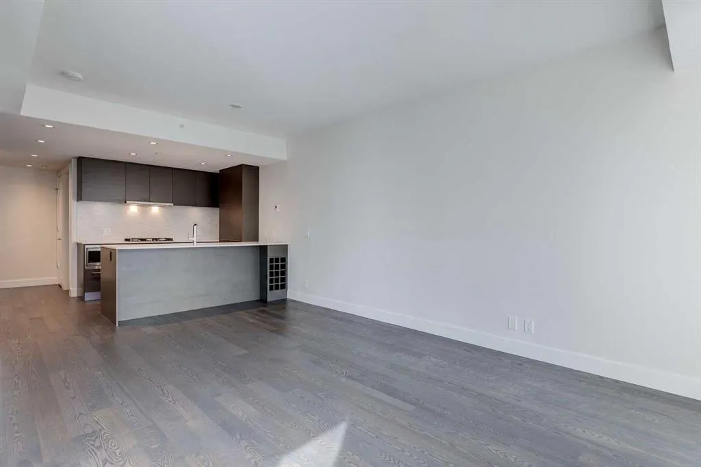 1025 5 Avenue SW, #312