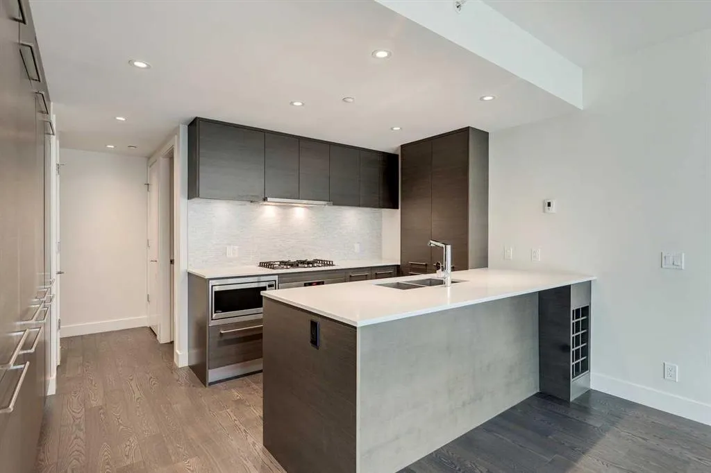 1025 5 Avenue SW, #312