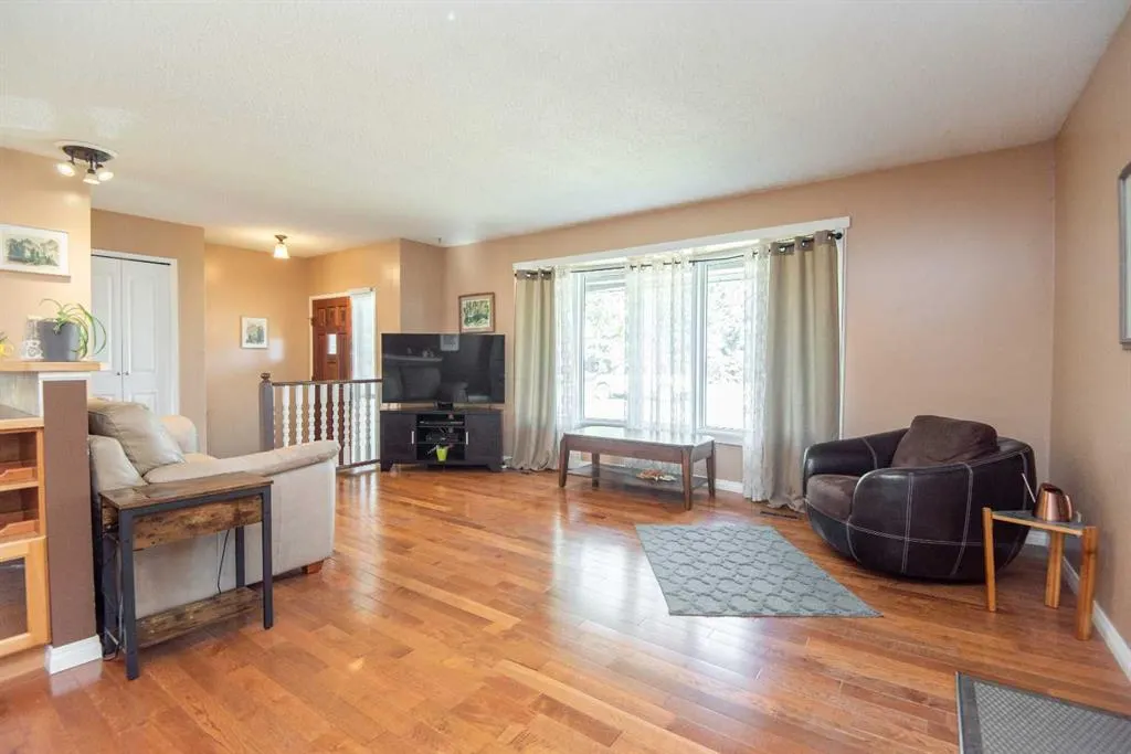 25 Oates Green