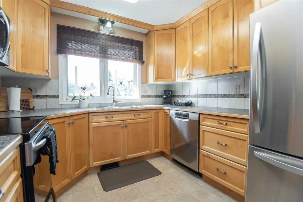 25 Oates Green
