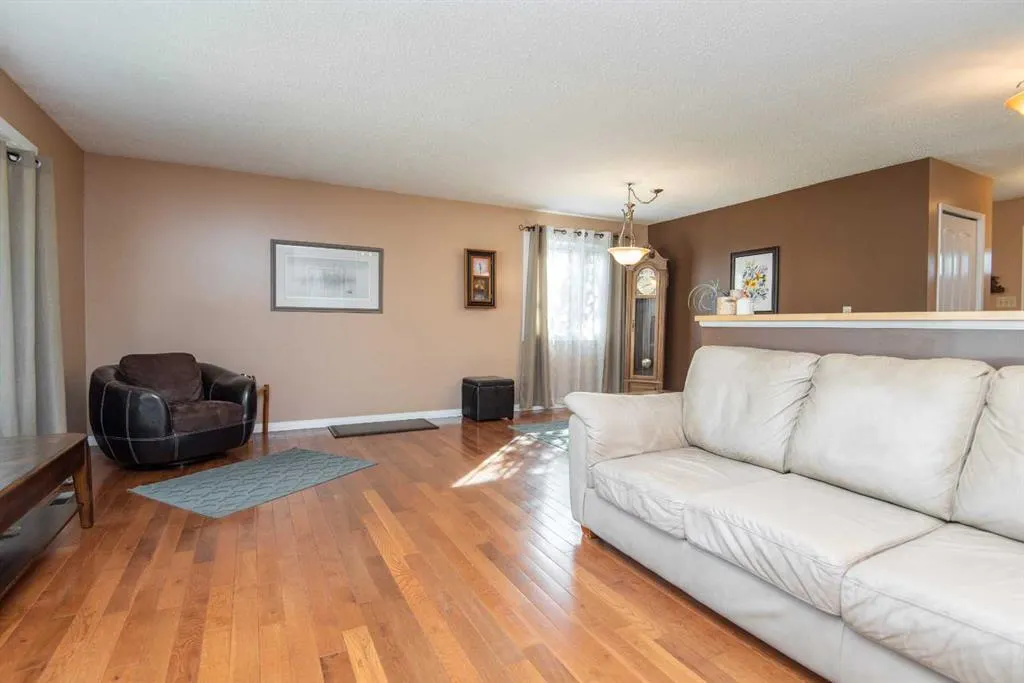 25 Oates Green