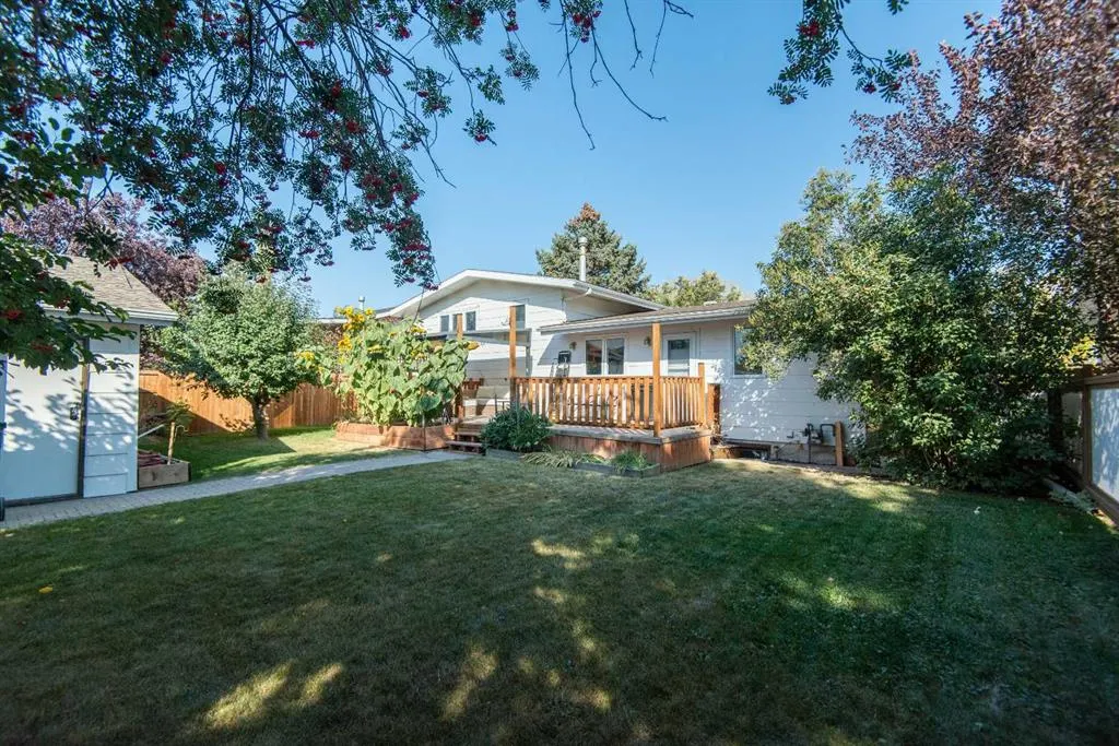 25 Oates Green