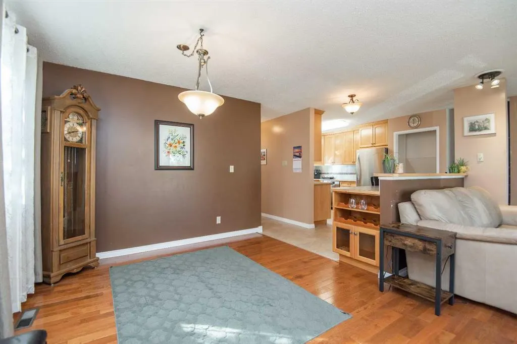 25 Oates Green