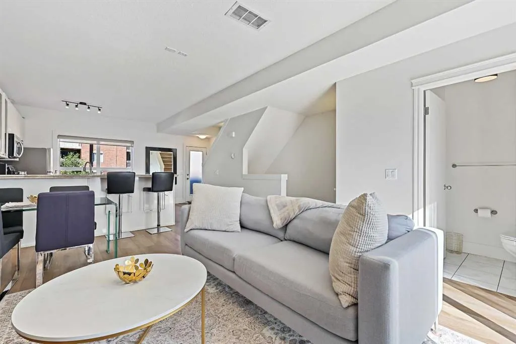 603 15 Avenue SW, #8