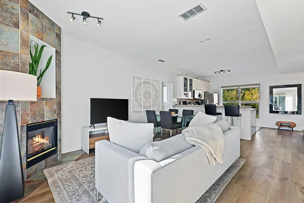 603 15 Avenue SW, #8