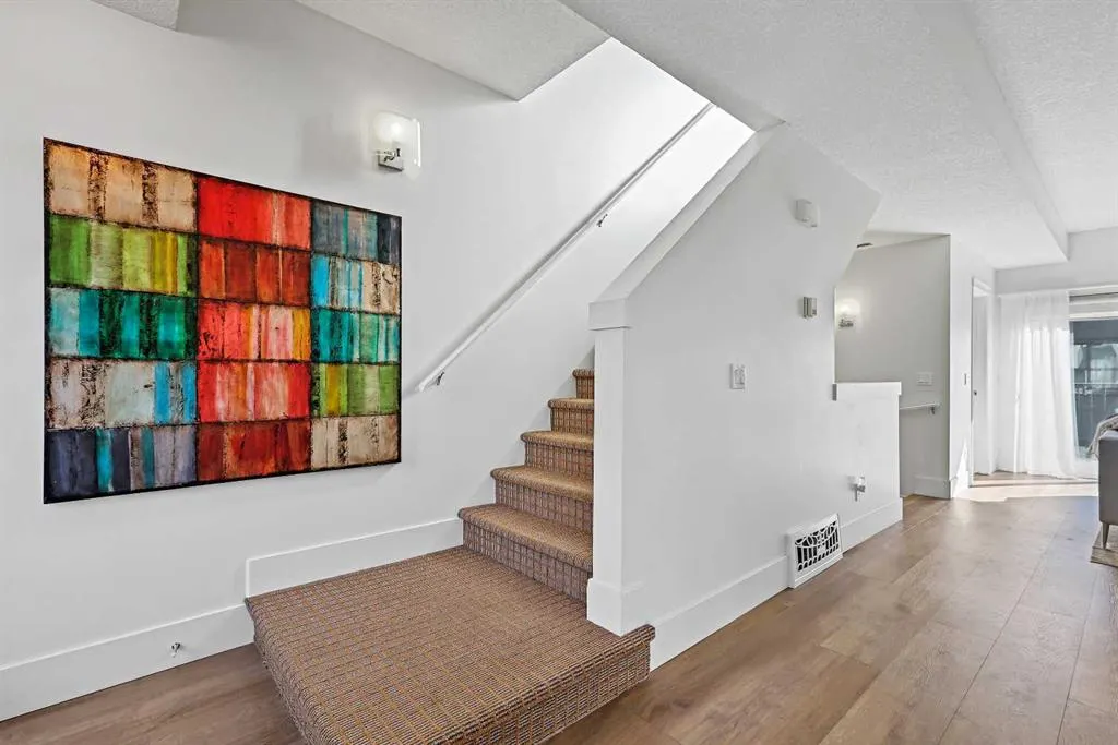 603 15 Avenue SW, #8