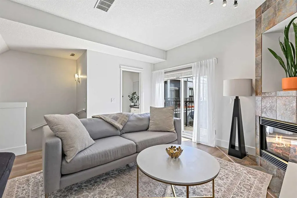 603 15 Avenue SW, #8