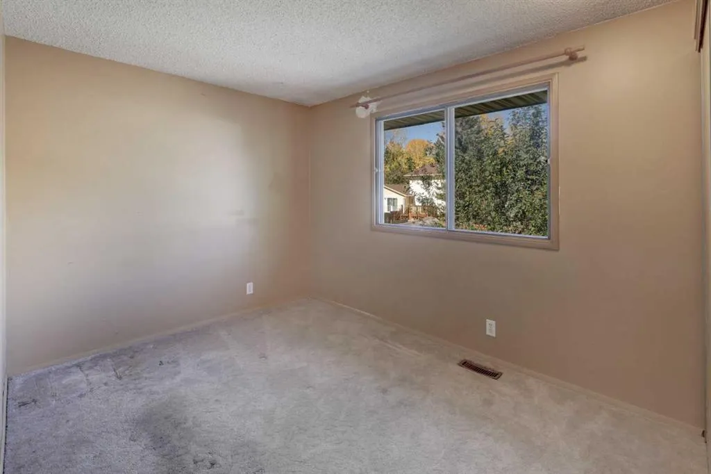 324 Ranchview Court NW