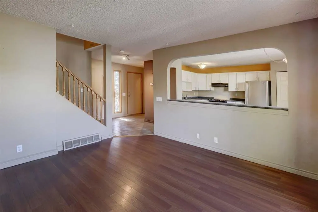 324 Ranchview Court NW