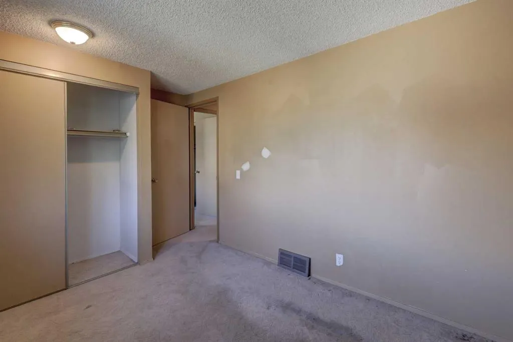 324 Ranchview Court NW