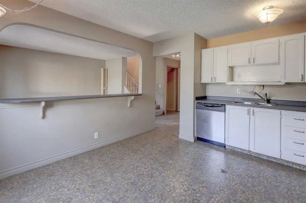 324 Ranchview Court NW