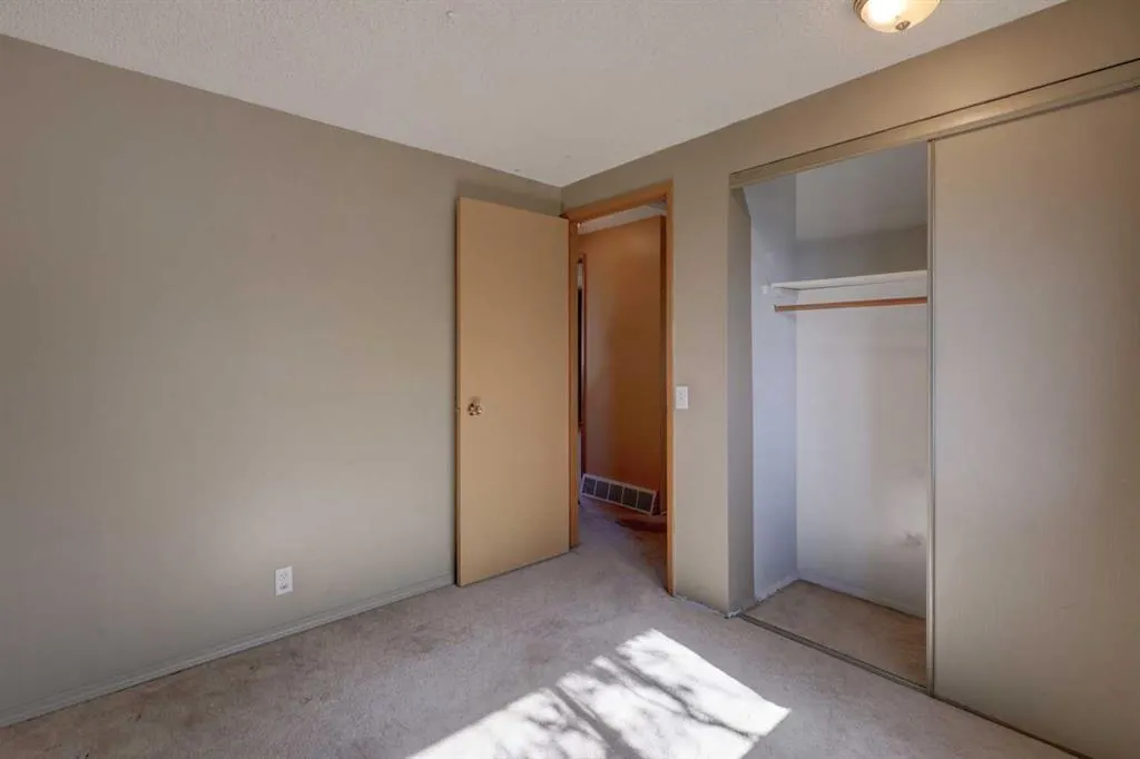 324 Ranchview Court NW