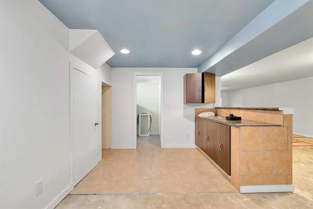140 Maitland Road NE