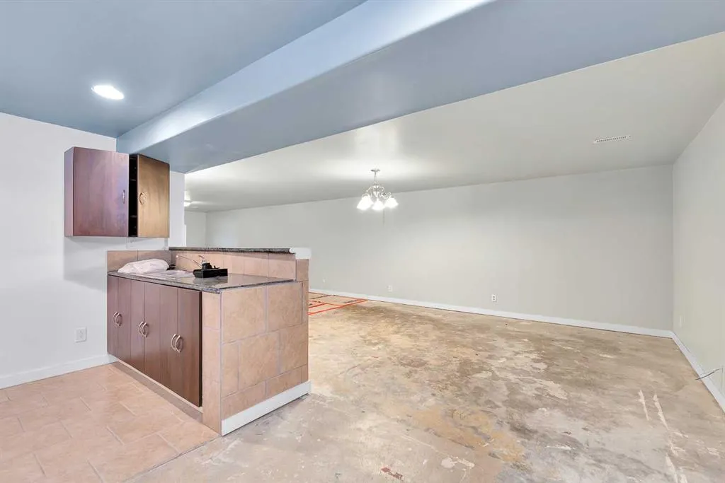 140 Maitland Road NE