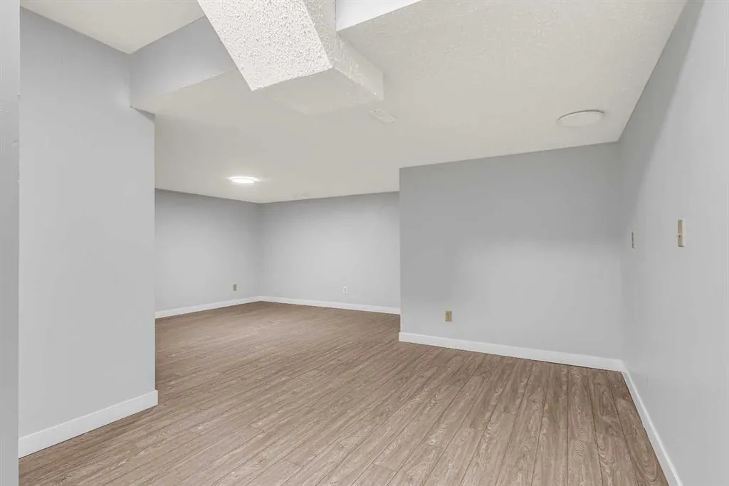 134 Laguna Circle NE
