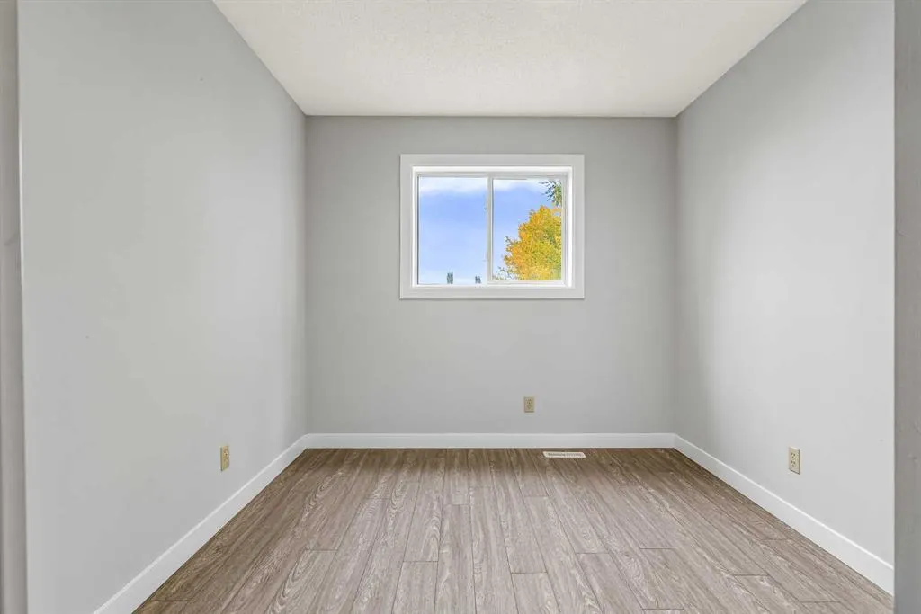 134 Laguna Circle NE